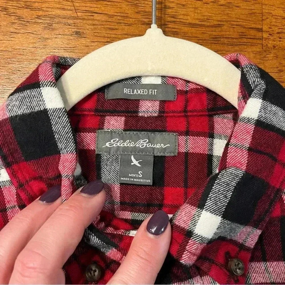 Eddie Bauer men’s flannel size small 100% cotton red black white plaid - Picture 2 of 6